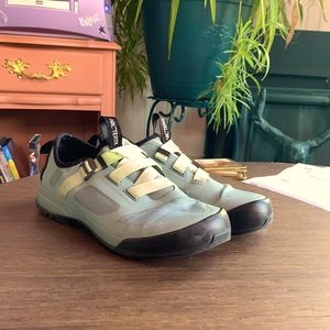 Arcteryx women’s approach shoes